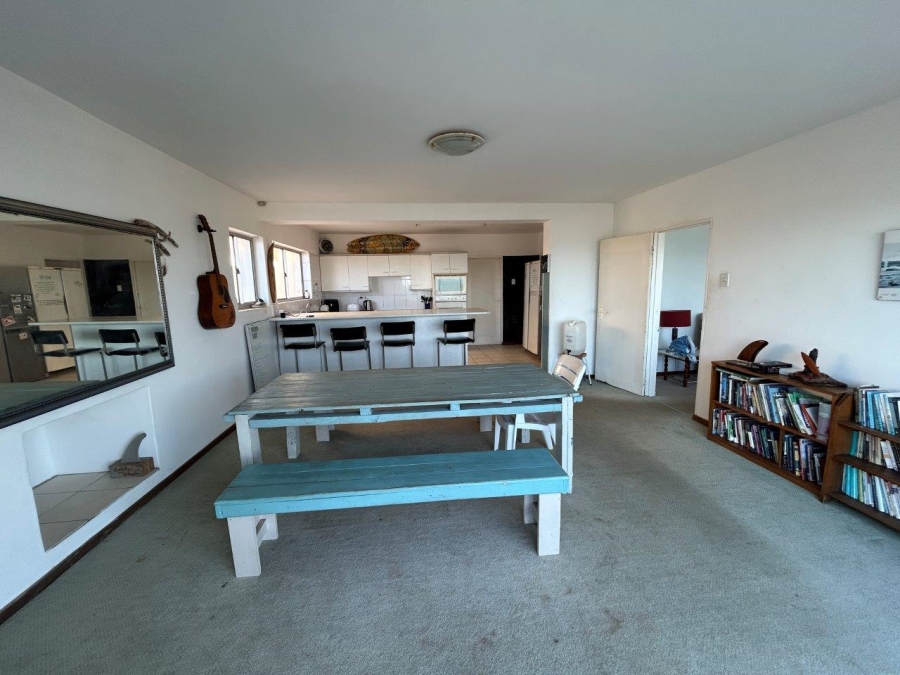 7 Bedroom Property for Sale in Wavecrest Eastern Cape